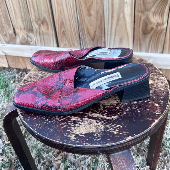 90’s red faux snake skin mules 🔥🐍 - Picture 2 of 4